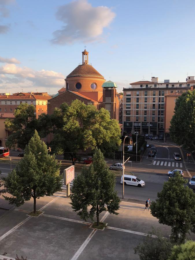 Bologna Holiday Inn المظهر الخارجي الصورة